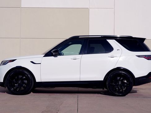 Used 2022 Land Rover Discovery HSE R-Dynamic AWD/4WD image 17