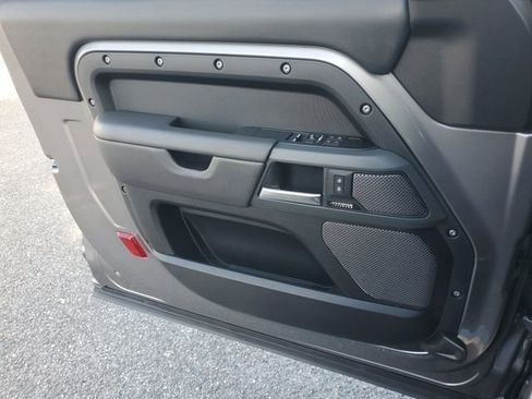 Used 2023 Land Rover Defender 90 X image 16