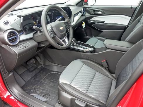 New 2026 Chevrolet Trax LT image 12