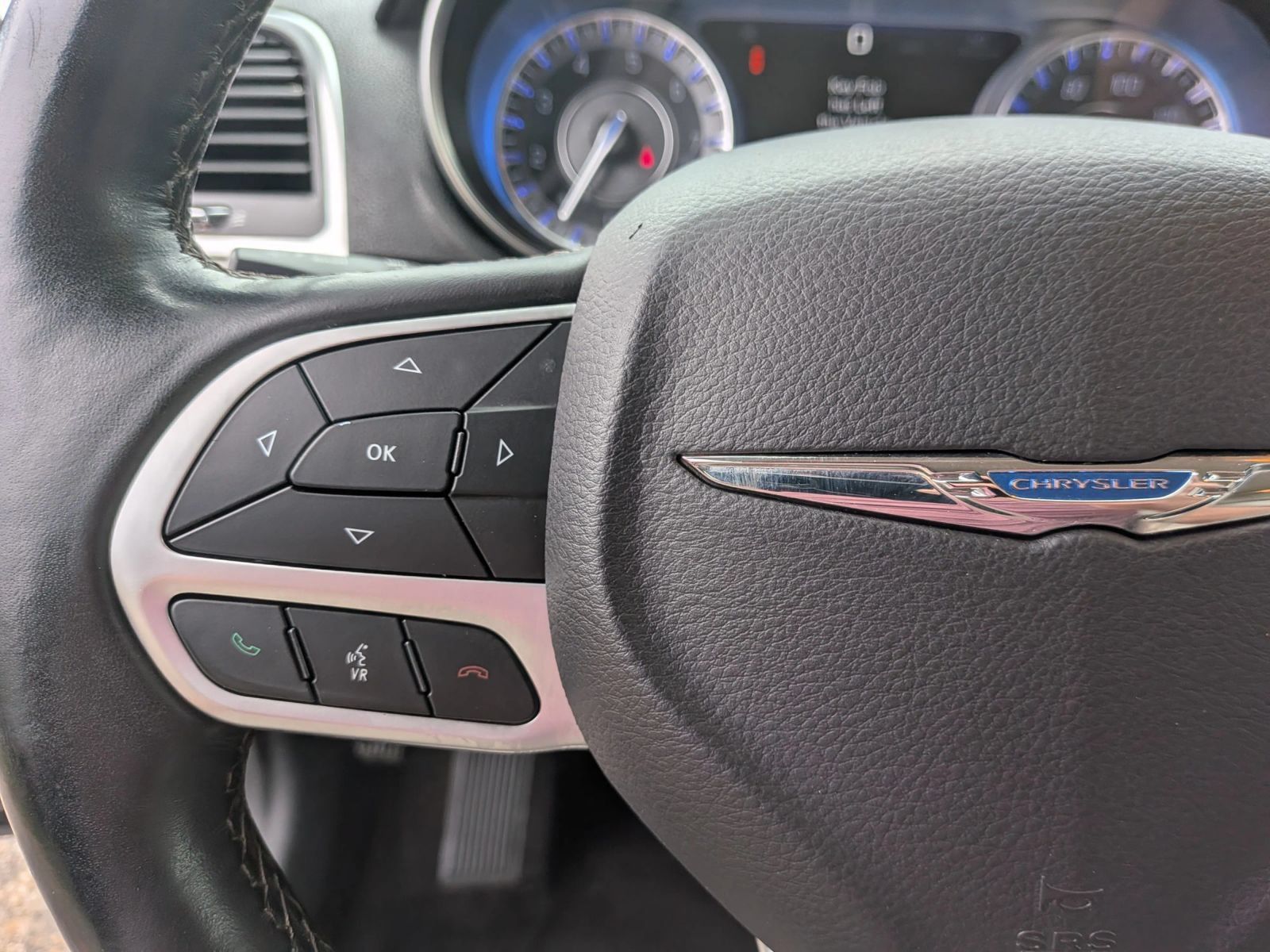 Used 2019 Chrysler 300 Limited RWD image 40