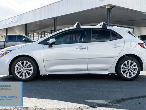Used 2023 Toyota Corolla SE image 3