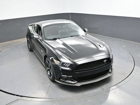 Used 2016 Ford Mustang GT Premium w/ Equipment Group 401A RWD image 36