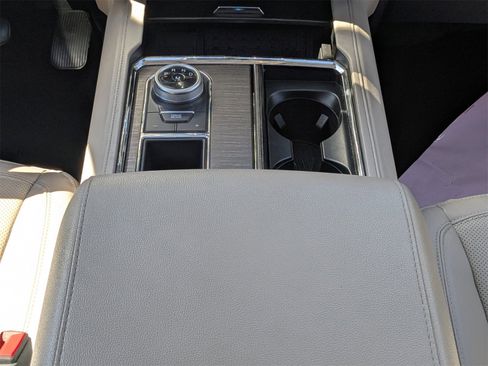 Used 2024 Ford Expedition Max Limited image 21