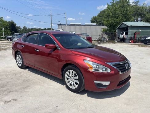 Used 2013 Nissan Altima 2.5 S FWD image 1