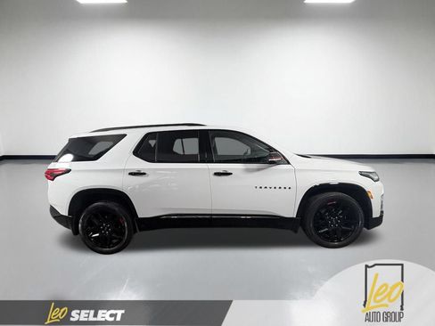 Used 2022 Chevrolet Traverse Premier w/ Redline Edition FWD image 6