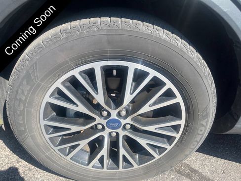 Used 2022 Ford Escape SEL w/ Technology Package FWD image 44