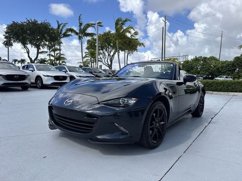 Used 2020 MAZDA MX-5 Miata Sport RWD image 31