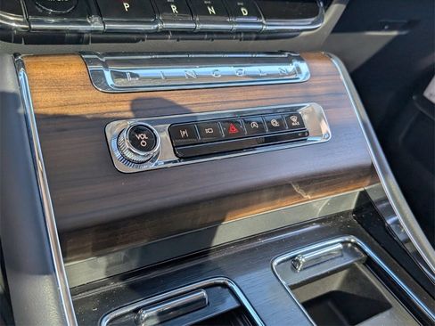 Certified 2025 Lincoln Aviator Reserve w/ Illumination Package image 24