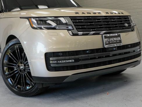 Used 2025 Land Rover Range Rover SE AWD/4WD image 7