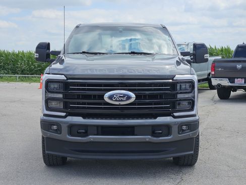 Used 2025 Ford F250 Platinum AWD/4WD image 2