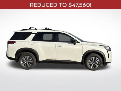 New 2026 Nissan Pathfinder SL AWD/4WD image 2