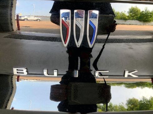 Used 2025 Buick Envista Sport Touring w/ Convenience I Package FWD image 7