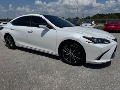Used 2023 Lexus ES 350 w/ Luxury Package