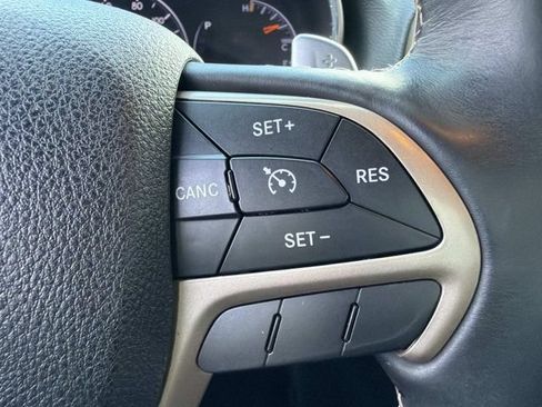 Used 2016 Jeep Grand Cherokee Limited w/ Luxury Group II AWD/4WD image 25
