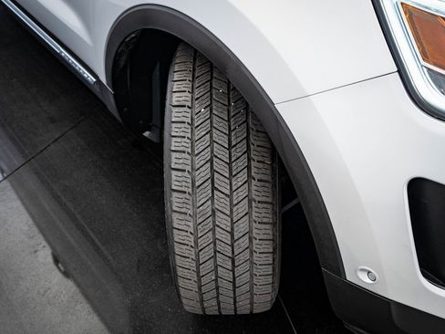 Used 2017 Ford Explorer Platinum image 54