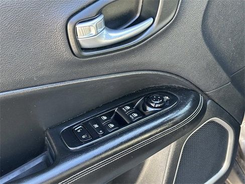 Certified 2021 Jeep Compass 80th Special Edition image 17