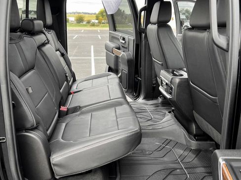 Used 2023 Chevrolet Silverado 2500 High Country image 19