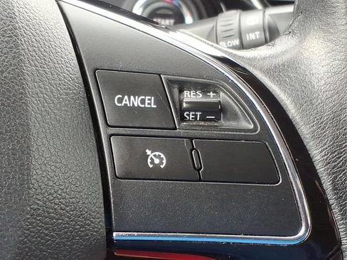 Used 2017 Mitsubishi Outlander SE AWD/4WD image 25