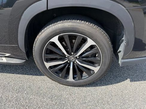 Used 2021 Toyota Highlander XSE AWD/4WD image 9