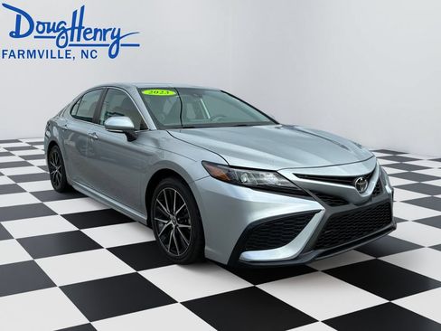 Used 2023 Toyota Camry SE w/ Convenience Package AWD/4WD image 7