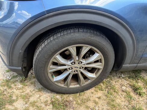Used 2020 Ford Explorer XLT w/ Equipment Group 202A RWD image 5