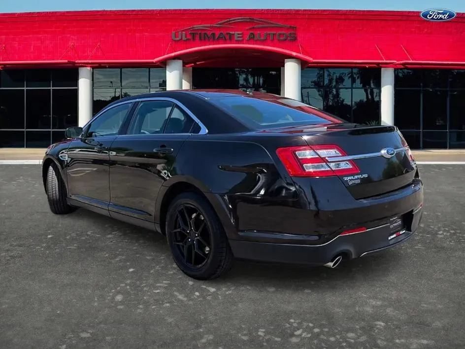 Used 2013 Ford Taurus Limited FWD image 4