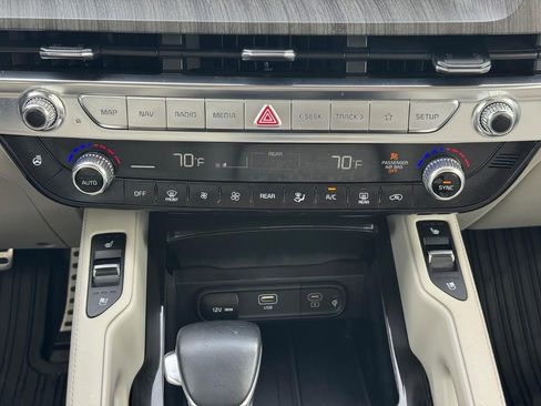 Used 2023 Kia Telluride SX image 18