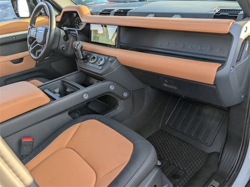 Used 2024 Land Rover Defender 110 X-Dynamic SE image 16