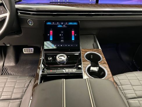 Used 2025 Cadillac Escalade Sport Platinum w/ LPO, Floor Liner Package AWD/4WD image 21
