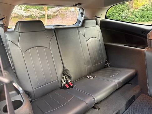 Used 2015 Chevrolet Traverse LTZ image 33