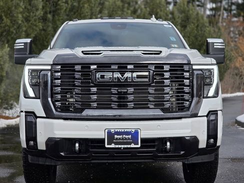 Used 2024 GMC Sierra 2500 Denali Ultimate image 2