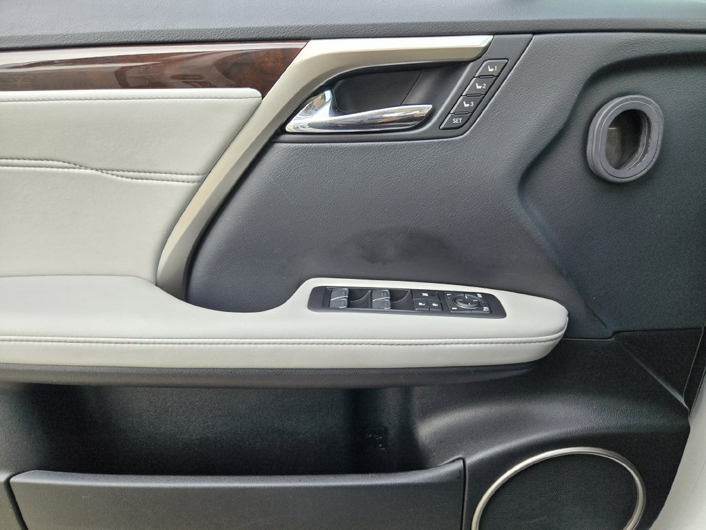 Used 2019 Lexus RX 450h AWD w/ Navigation Package image 17