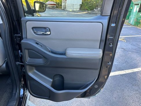 Used 2023 Nissan Frontier SV w/ SV Convenience Package image 26
