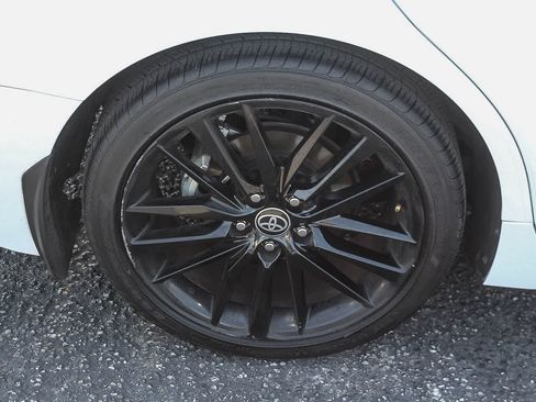 Used 2022 Toyota Camry XSE FWD image 11