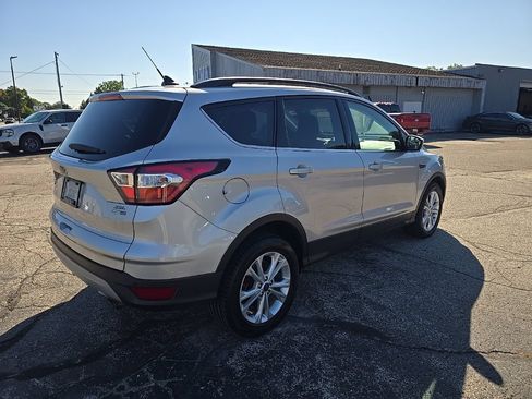 Used 2018 Ford Escape SEL AWD/4WD image 4