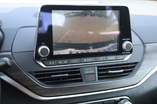 Used 2025 Nissan Altima 2.5 SV FWD image 22