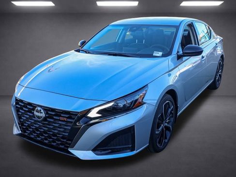 New 2025 Nissan Altima 2.5 SR image 8