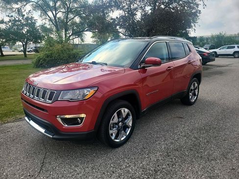 Used 2021 Jeep Compass Limited AWD/4WD image 1
