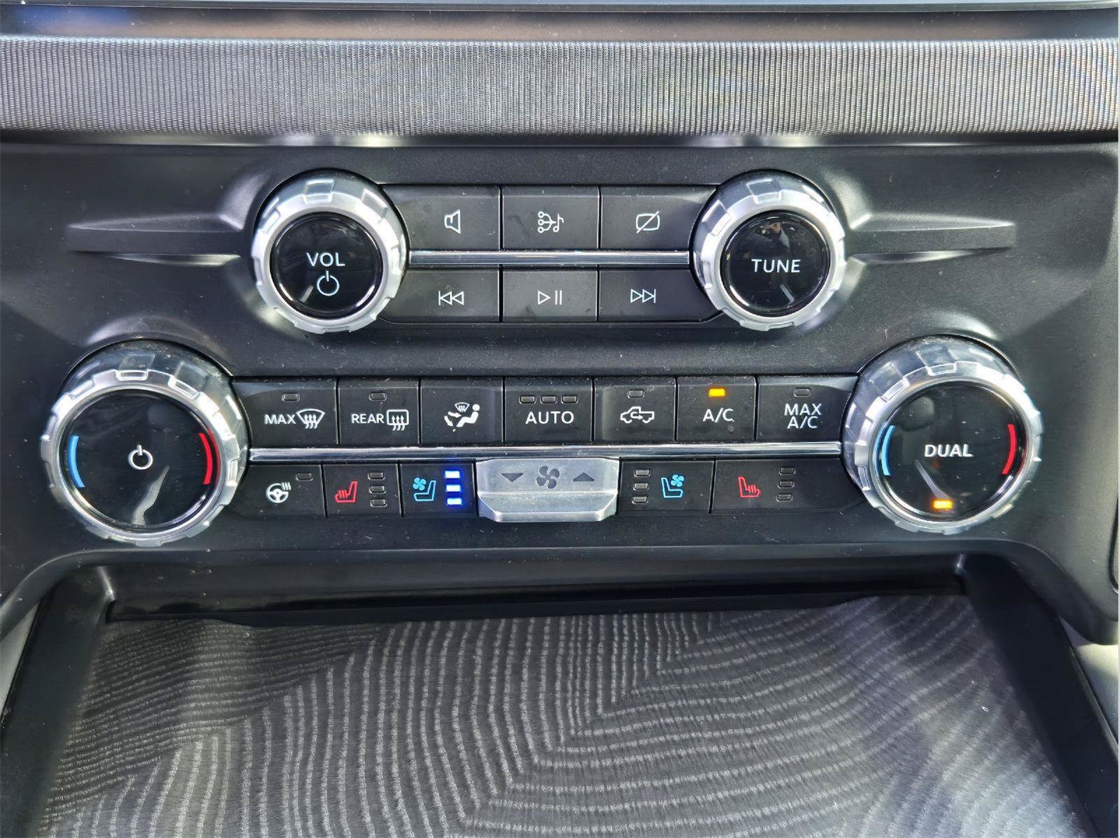 Used 2024 Ford F250 Platinum AWD/4WD image 17
