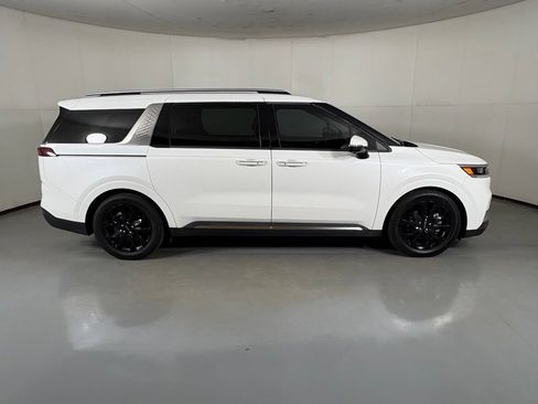 Used 2024 Kia Carnival SX Prestige FWD image 9