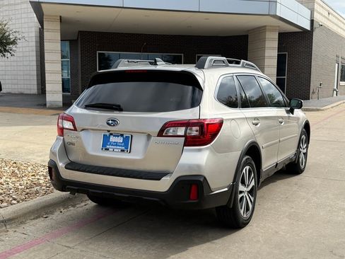 Used 2018 Subaru Outback 2.5i Limited image 6