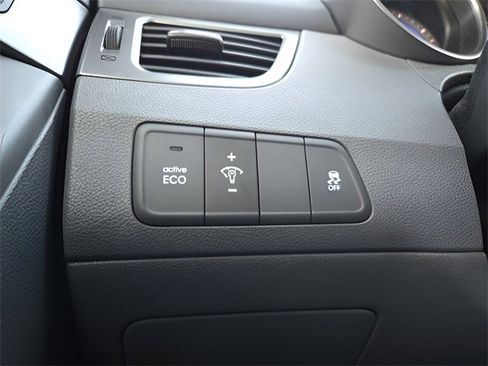 Used 2013 Hyundai Elantra Limited w/ Technology Pkg image 17