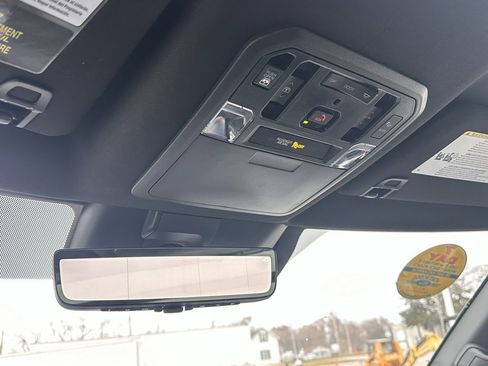 Used 2022 Toyota Tundra Platinum image 33