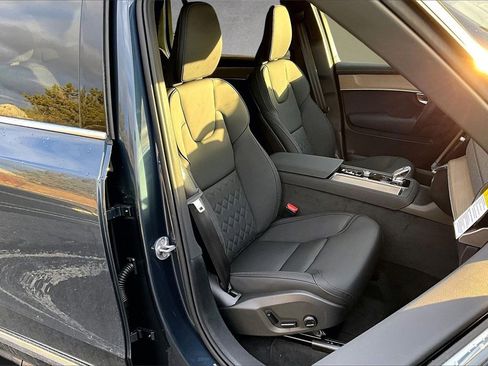 New 2026 Volvo XC90 T8 Plus w/ Protection Package Premier image 11