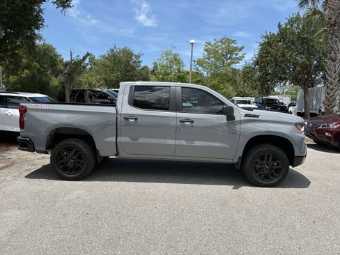 Used 2025 Chevrolet Silverado 1500 Custom Trail Boss w/ LPO, Dark Essentials Package AWD/4WD image 8