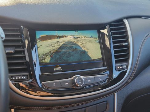 Used 2019 Chevrolet Trax LT w/ LT Convenience Package image 18