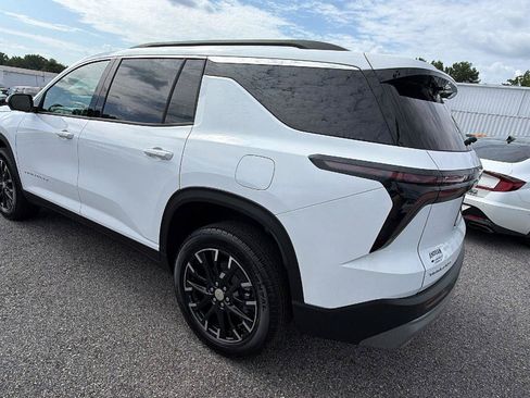 New 2026 Chevrolet Traverse LT w/ Sun and Wheel Package FWD image 11