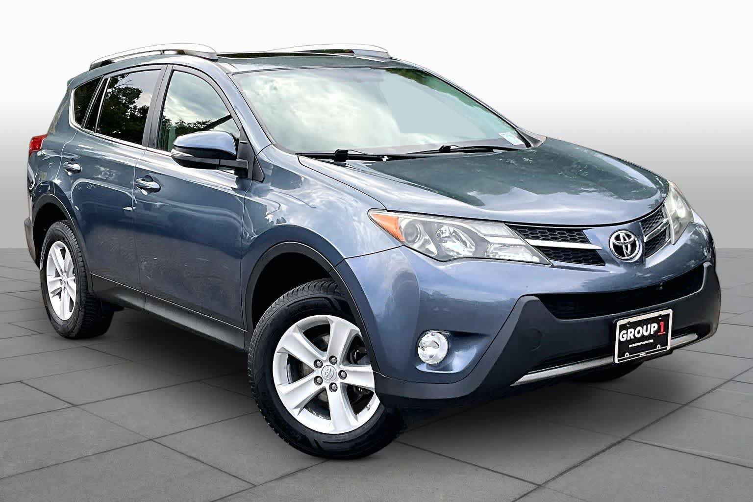 Used 2014 Toyota RAV4 XLE AWD/4WD image 3