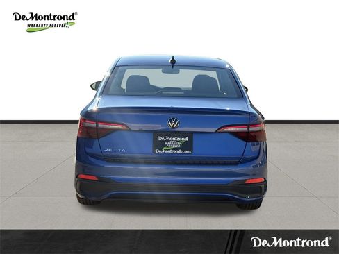 Used 2024 Volkswagen Jetta Sport image 6
