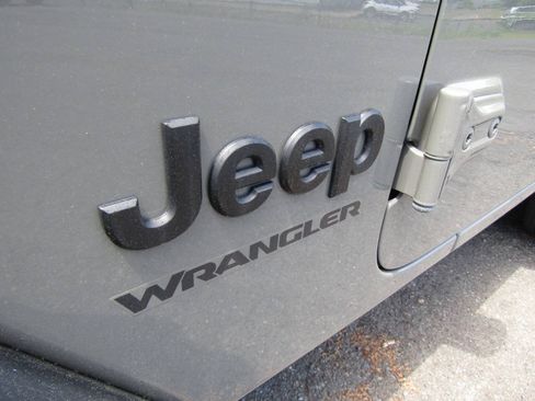 Used 2023 Jeep Wrangler Sport AWD/4WD image 25